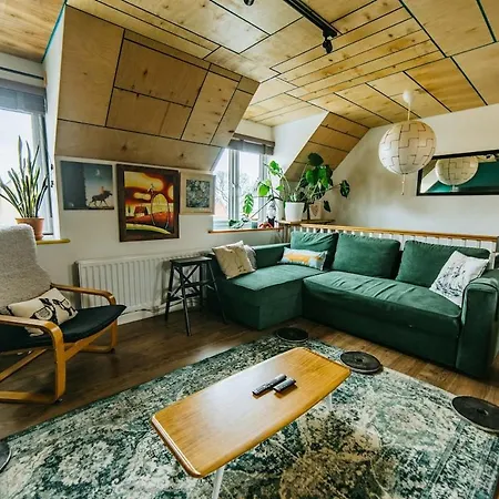 Apartment Mansell Road - Trendy Loft With Free Parking Bristol