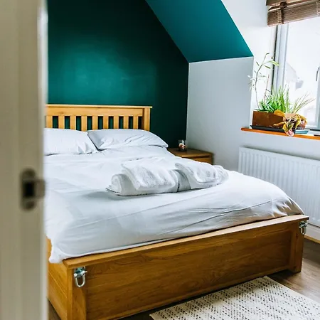 Mansell Road - Trendy Loft With Free Parking Apartment Bristol