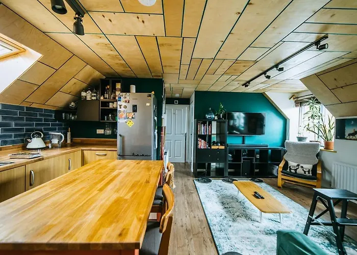 Mansell Road - Trendy Loft With Free Parking * بريستول