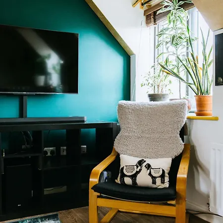 Mansell Road - Trendy Loft With Free Parking Bristol