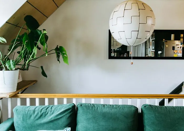 Daire Mansell Road - Trendy Loft With Free Parking *